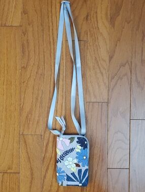 Vera‎ Bradley Quilted Crossbody Phone Bag Floral Bangle Lily ID Window colorful